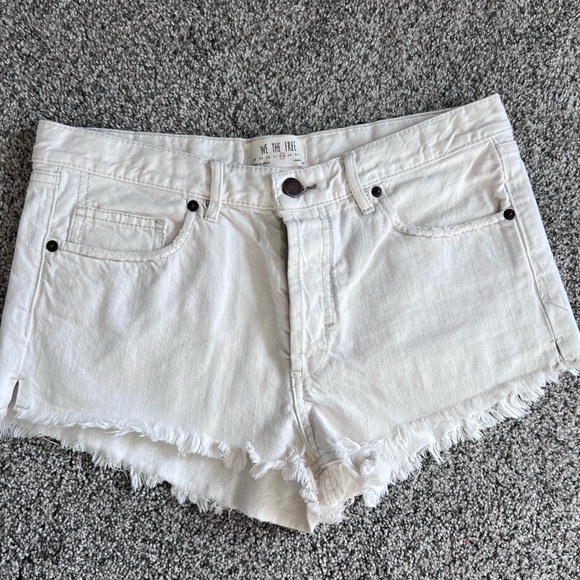 We The Free White Raw Hem High Raise Denim Shorts Button Close Fly Size 28 - Picture 1 of 9